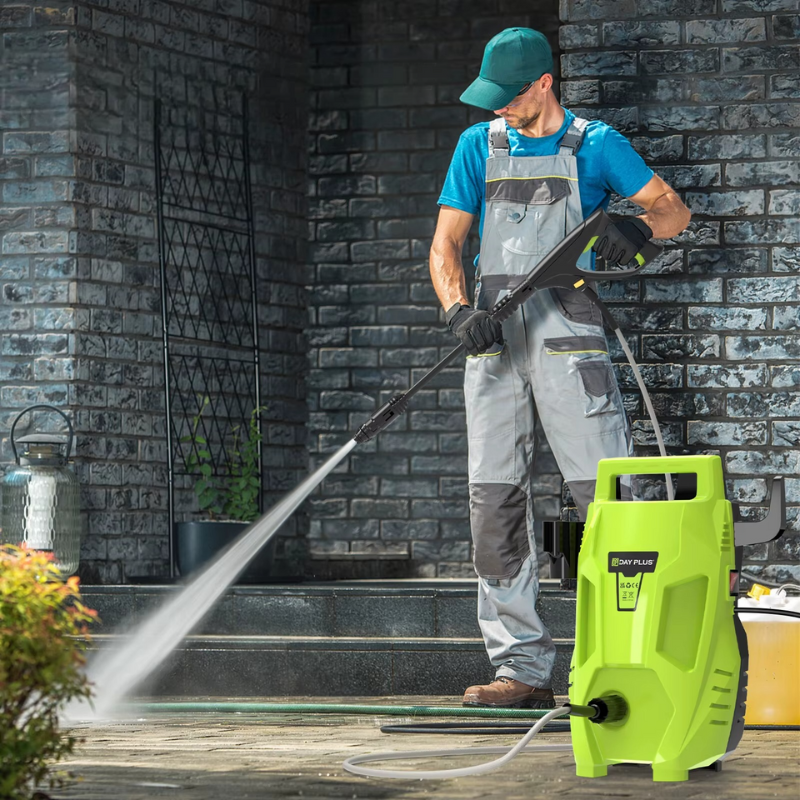 Nettoyeur haute pression efficace pour éliminer saletés incrustées et mousse